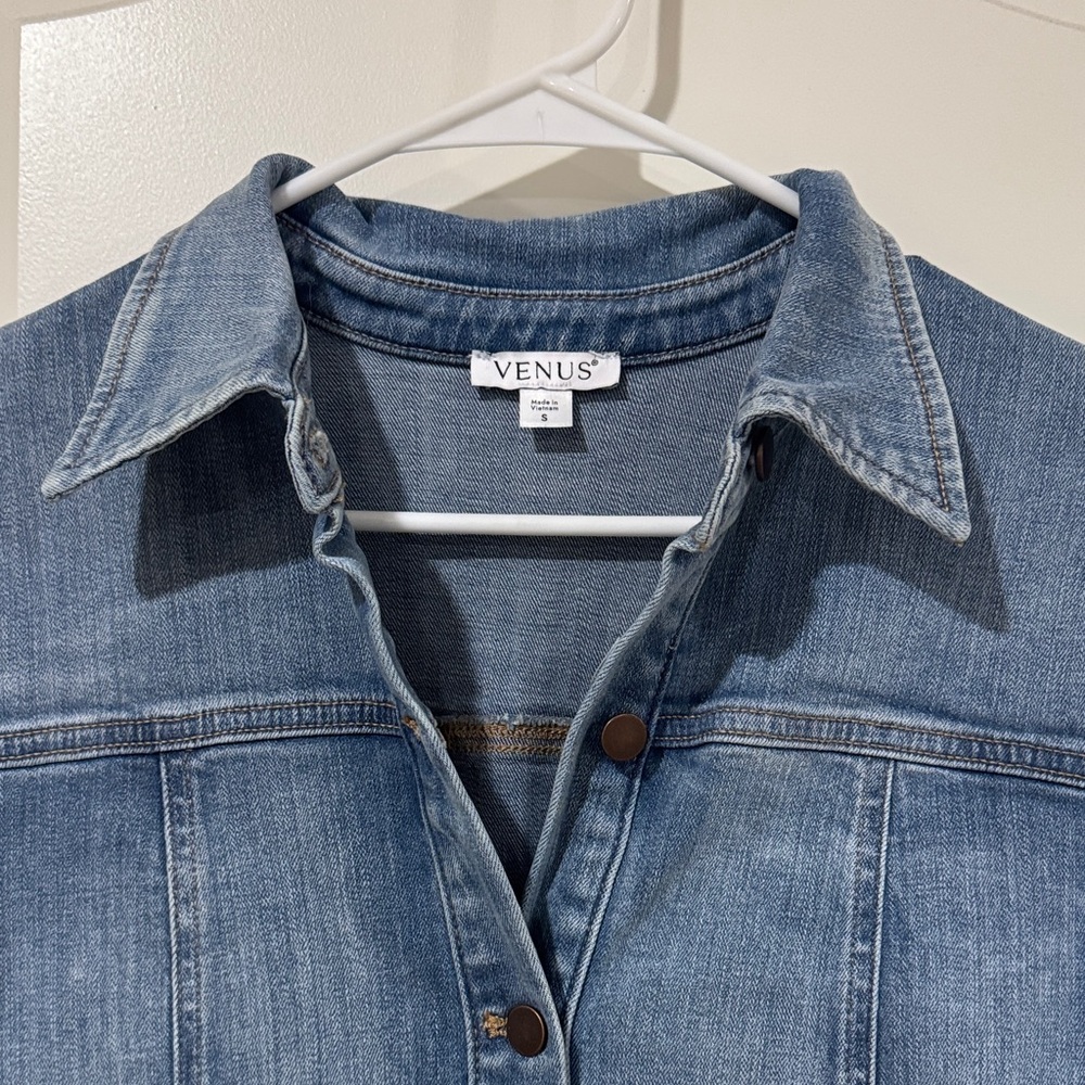 VENUS Blue Denim Button-Up Mini Dress NWT - Picture 2 of 7